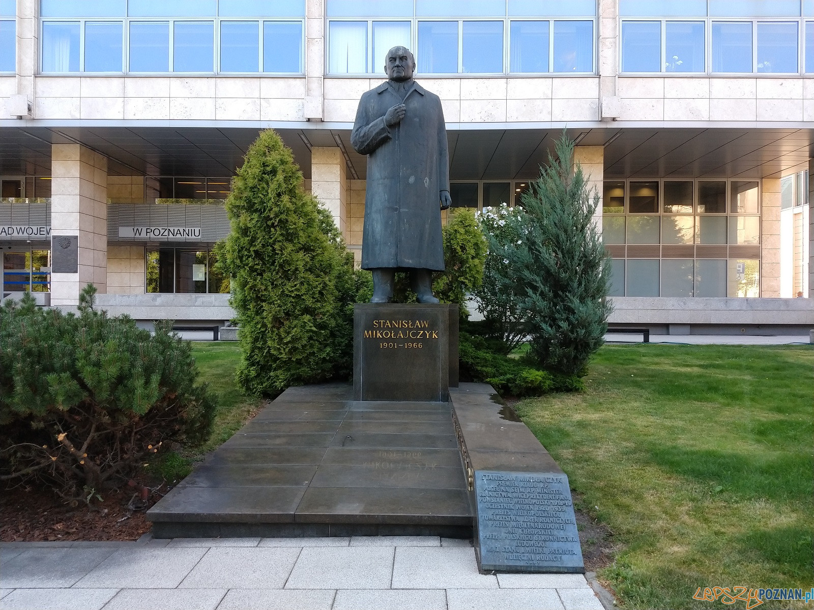 Niepodleglosci - pomnik Stanislawa Mikolajczyka Foto: Tomasz Dworek